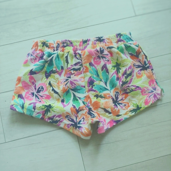 ROXY NEW Short Sleeve Top & Floral French Terry Shorts - Picture 12 of 12